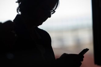 Απάτες υψηλής τεχνολογίας: Πώς οι εγκληματίες ξεγελούν ανυποψίαστους πολίτες