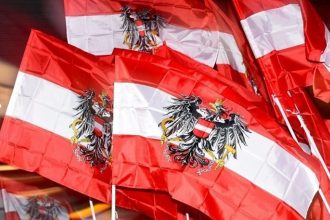 Αυστρία: Ο Γ.Γ. του κυβερνώντος κόμματος αναλαμβάνει χρέη μεταβατικού προέδρου μετά την παραίτηση Νεχάμερ