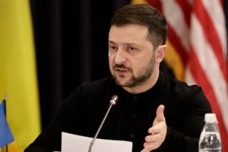 Βολοντίμιρ Ζελένσκι: «Νέο κεφάλαιο» για τους Ευρωπαίους η έλευση Τραμπ στον Λευκό Οίκο