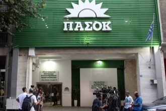 ΠΑΣΟΚ: Στην εκπνοή των καθηκόντων του, ο κ. Τασούλας υπέγραψε επιχορηγήσεις φορέων της εκλογικής περιφέρειάς του
