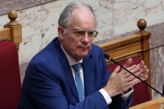 Η απάντηση Τασούλα στο ΠΑΣΟΚ για χρηματοδοτήσεις της Βουλής