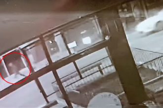 Εκτός κινδύνου νοσηλεύεται ο αστυνομικός που μαχαιρώθηκε στο Χαϊδάρι (ΒΙΝΤΕΟ)