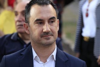 Χαρίτσης: H Λούκα Κατσέλη είναι μια αξιοπρεπής επιλογή