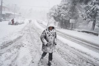 Με θυελλώδεις βοριάδες και "βουτιά" της θερμοκρασίας «επιστρέφει» ο χειμώνας το Σαββατοκύριακο