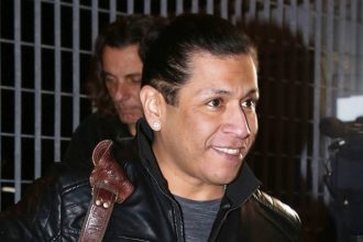 Ελεύθερος ο Ρούντι Γιάνγκμπλαντ: «Ένιωσα απειλή και αμύνθηκα. Δεν κατάλαβα ότι ήταν αστυνομικοί» (ΒΙΝΤΕΟ)