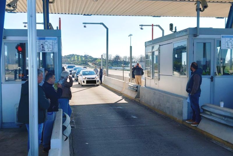 Άνοιξαν διόδια της Ιόνιας Οδού οι αγρότες της Αιτωλοακαρνανίας (ΦΩΤΟ - ΒΙΝΤΕΟ)