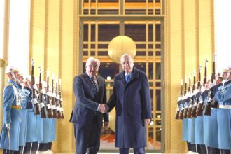 Συνάντηση του προέδρου της Γερμανίας Σταϊνμάιερ με τον Τούρκο πρωθυπουργό Ερντογάν στην Άγκυρα