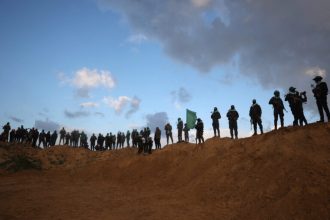 Χαμάς: Η σορός της Ισραηλινής αιχμάλωτης Σίρι Μπίμπας παραδόθηκε στον Ερυθρό Σταυρό