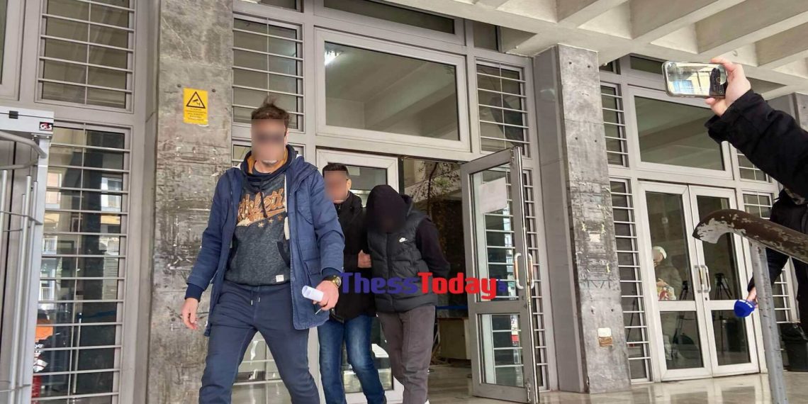 Θεσσαλονίκη: Στη φυλακή ο 16χρονος που μαχαίρωσε τον αδελφό του - «Με προσέβαλε» είπε στην απολογία του