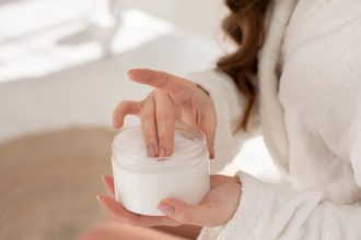 Gel vs. Cream: Ποια ενυδατική να επιλέξεις και γιατί