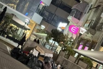 Πάτρα: Παράτησαν τα σκουπίδια τους στον πεζόδρομο! (ΦΩΤΟ)