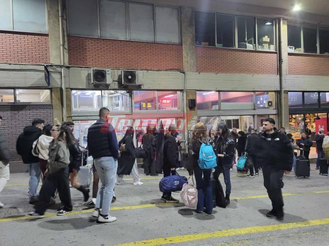 Πάτρα: Ο "παλμός" του Καρναβαλιού "χτυπά" δυνατά! Χιλιάδες επισκέπτες μέσω των ΚΤΕΛ στην αχαϊκή πρωτεύουσα (ΦΩΤΟ)