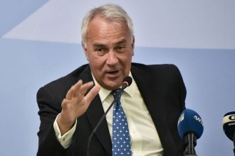 Πυρά Βορίδη κατά Ανδρουλάκη για την κριτική στη δικαστική διερεύνηση των Τεμπών