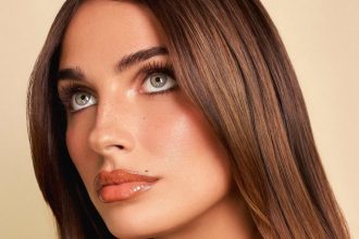 Πώς να εφαρμόσεις κονσίλερ κάτω από τα μάτια like a pro