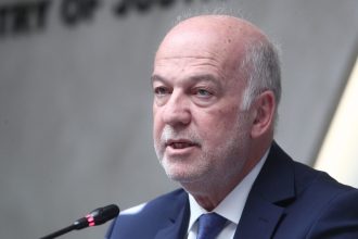 Φλωρίδης για Τέμπη: «Όλα έχουν τεθεί υπόψη του ανακριτή - Δεν μίλησα για 13ο βαγόνι»
