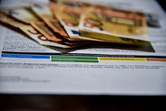 Ρεύμα: Ποιες θα είναι οι χρεώσεις για τις δύο ζώνες – Έρχονται τα δυναμικά τιμολόγια