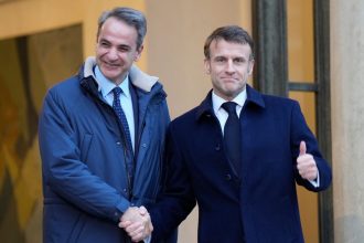 Τετ α τετ Μητσοτάκη - Μακρόν για την «κρίση» των Meteor