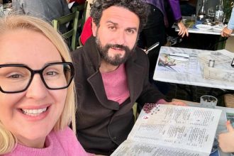 Μελέτης Ηλίας: Πήρε δώρα για του Αγίου Βαλεντίνου αλλά κάποιον άφησε... παραπονεμένο