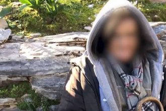 Κάρυστος: Συγκλονίζουν οι συγγενείς της 52χρονης που δίνει μάχη για τη ζωή της – «Χειροπέδες» στον σύζυγό της