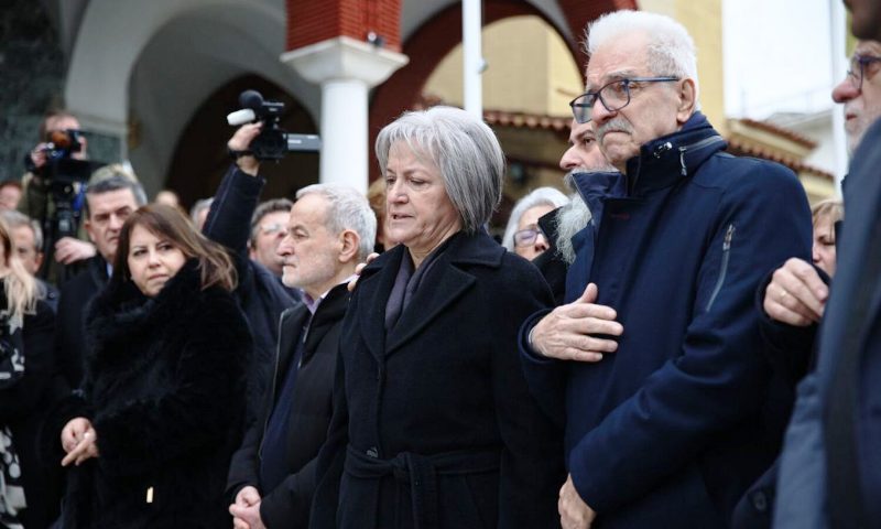 «Δεν αιτηθήκαμε την εξαίρεση της κυρίας Λεονταρή, την εμπιστευόμαστε», λένε οι γονείς του Βασίλη Καλογήρου