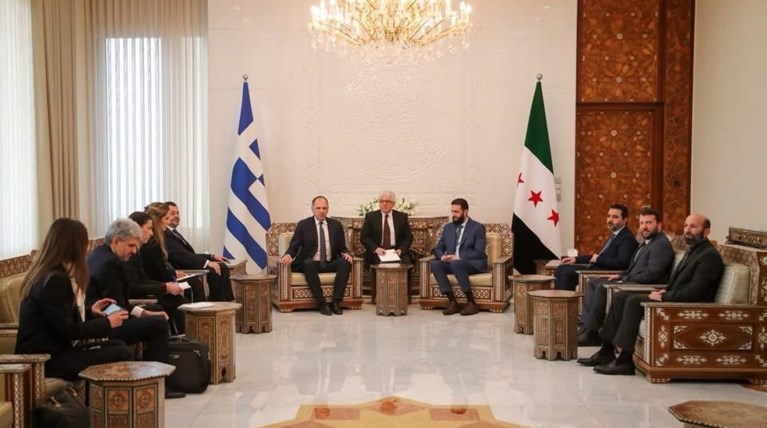 Γεραπετρίτης: Συναντήθηκε με τη νέα ηγεσία της Συρίας – «Οι νέοι θεσμοί πρέπει να είναι συμβατοί με το Διεθνές Δίκαιο»