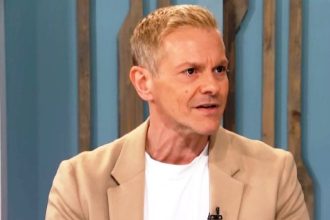 Άγγελος Μπούρας: Είναι φοβερό που είναι ακόμα ιντριγκαδόρικο το θέμα των ομοφυλόφιλων