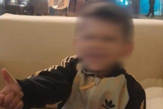 Στην Αθήνα η κηδεία του μικρού Άγγελου – «Ήταν συνταρακτική στιγμή» λέει ο γιατρός που αφαίρεσε τα όργανα του παιδιού