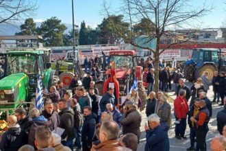 Δυναμική κινητοποίηση αγροτών στα Ιωάννινα: Με τρακτέρ έξω από την Περιφέρεια