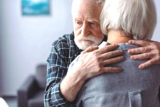 Άνοια: Οι 3 φάσεις γήρανσης του εγκεφάλου - Η πρώτη ξεκινά πριν από τα 60 έτη