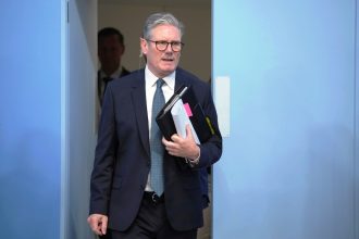 Ο Κιρ Στάρμερ συζήτησε με τον Ντόναλντ Τραμπ για την προσεχή επίσκεψή του στις ΗΠΑ