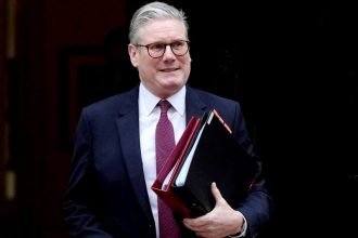 Κιρ Στάρμερ: «Η Ρωσία δεν κρατάει όλα τα χαρτιά σε αυτόν τον πόλεμο»