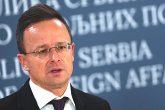 Ούγγρος ΥΠΕΞ: Δεν θα συμφωνήσουμε στην επέκταση των κυρώσεων σε βάρος της Ρωσίας