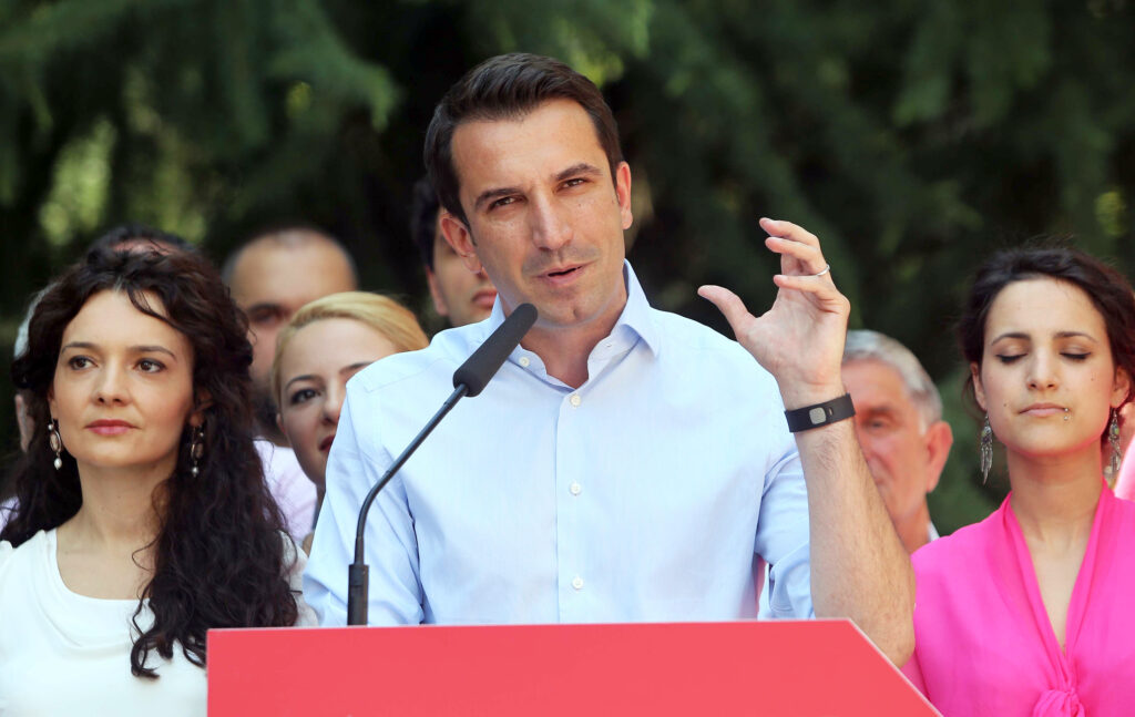 Συνελήφθη ο Δήμαρχος των Τιράνων, σε κατ’ οίκον περιορισμό η σύζυγός του - Κατηγορούνται για διαφθορά