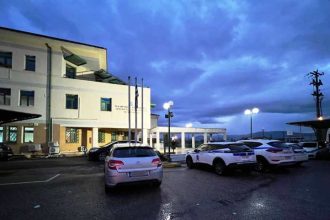 Κρατούνται έξι Δημοτικοί Σύμβουλοι του Δήμου Θέρμου - Συγκέντρωση στα Δικαστήρια Αγρινίου, το πρωί της Παρασκευής