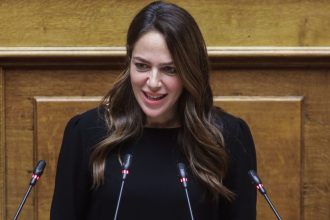Δόμνα Μιχαηλίδου: Παντρεύτηκε τον αγαπημένο της, Λεωνή Μαντωνάκη λίγο πριν γίνουν γονείς