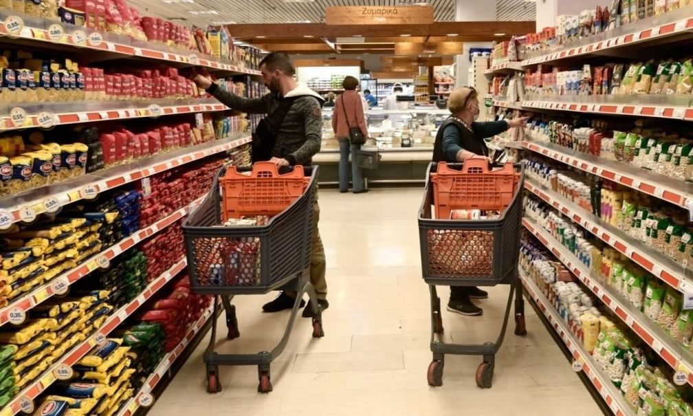 Στη δίνη της ακρίβειας οι καταναλωτές – "Καίνε" εισιτήρια, ρεύμα, τρόφιμα
