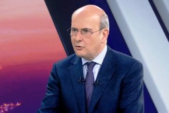 Κωστής Χατζηδάκης: «Η κυβέρνηση θέλει ταχύτητα και διαφάνεια για τα Τέμπη»