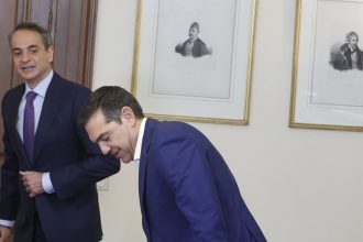Νέα επίθεση Τσίπρα κατά Μητσοτάκη για τα Τέμπη: Συνειδητά ψέματα για να παραπλανηθεί η κοινή γνώμη