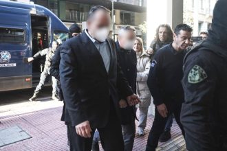 «Μου φάνηκε επικίνδυνος», κατέθεσε ο ύπαρχος που έσπρωξε τον Αντώνη Καρυώτη