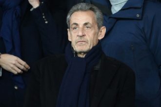 Γαλλία: Σε κατ’ οίκον περιορισμό με ηλεκτρονικό βραχιολάκι καταδικάστηκε ο Νικολά Σαρκοζί