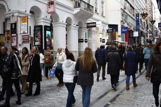 Αυξήσεις 8% σε 200.000 εργαζόμενους - Ποιοι οι δικαιούχοι