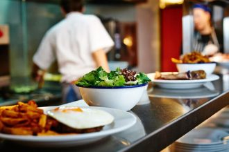 Αγρίνιο: Κατεβάζουν ρολά καφέ και εστίαση στις 28 Φεβρουαρίου