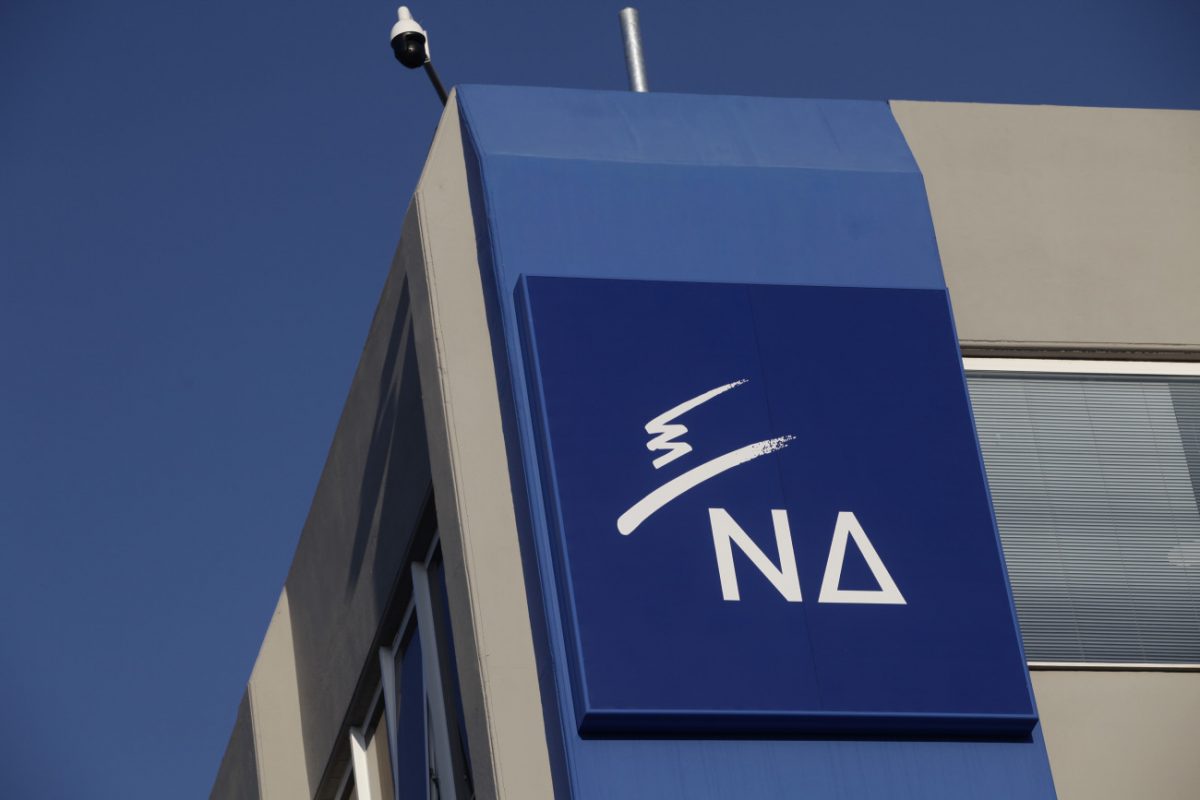 Η ΝΔ συνεχίζει να σφυροκοπά Ανδρουλάκη