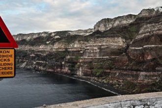 Σεισμοί στη Σαντορίνη: «Καμπανάκι» Λέκκα για κατολισθήσεις σε 5 περιοχές - Παπαζάχος: «Το φαινόμενο θα συνεχίσει και το επόμενο χρονικό διάστημα»