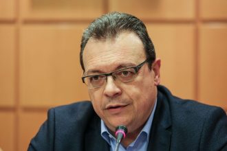 Φάμελλος σε Αδειλίνη: Να προσέχετε αυτά που γράφετε, αλλά και την διάκριση των εξουσιών