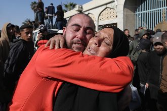 Απελευθέρωση έπειτα από 498 ημέρες αιχμαλωσίας στη Γάζα