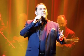 Στέλιος Διονυσίου: «Η μαμά μου ήξερε για τους έρωτες του πατέρα μου»