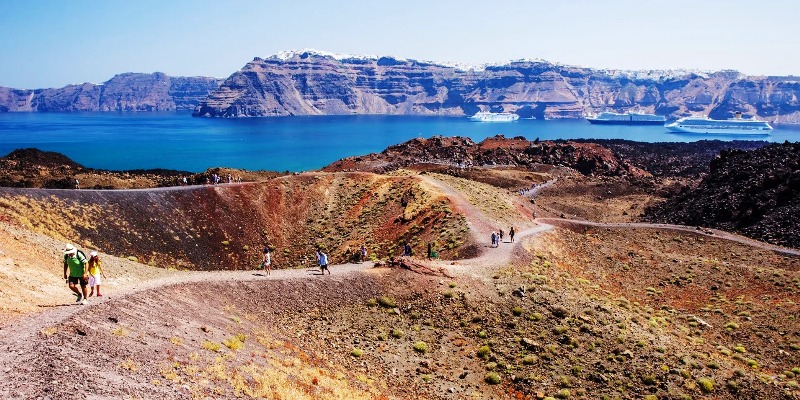 ΕΚΠΑ: Μειώνεται η σεισμικότητα μεταξύ Σαντορίνης και Αμοργού - Πάνω από 8.900 δονήσεις