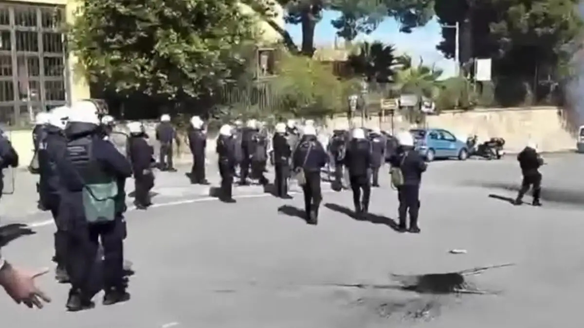 Τέμπη: Ένταση και επεισόδια στο συλλαλητήριο στο Ηράκλειο