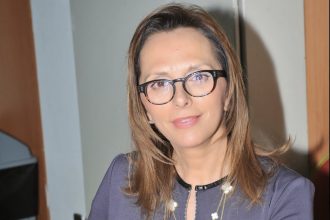 Βουλιαγμένη: Η πρώην αντιδήμαρχος Πειραιά Πασχαλίνα Καλαγιά είναι η γυναίκα που βρέθηκε νεκρή έπειτα από φωτιά στο σπίτι της